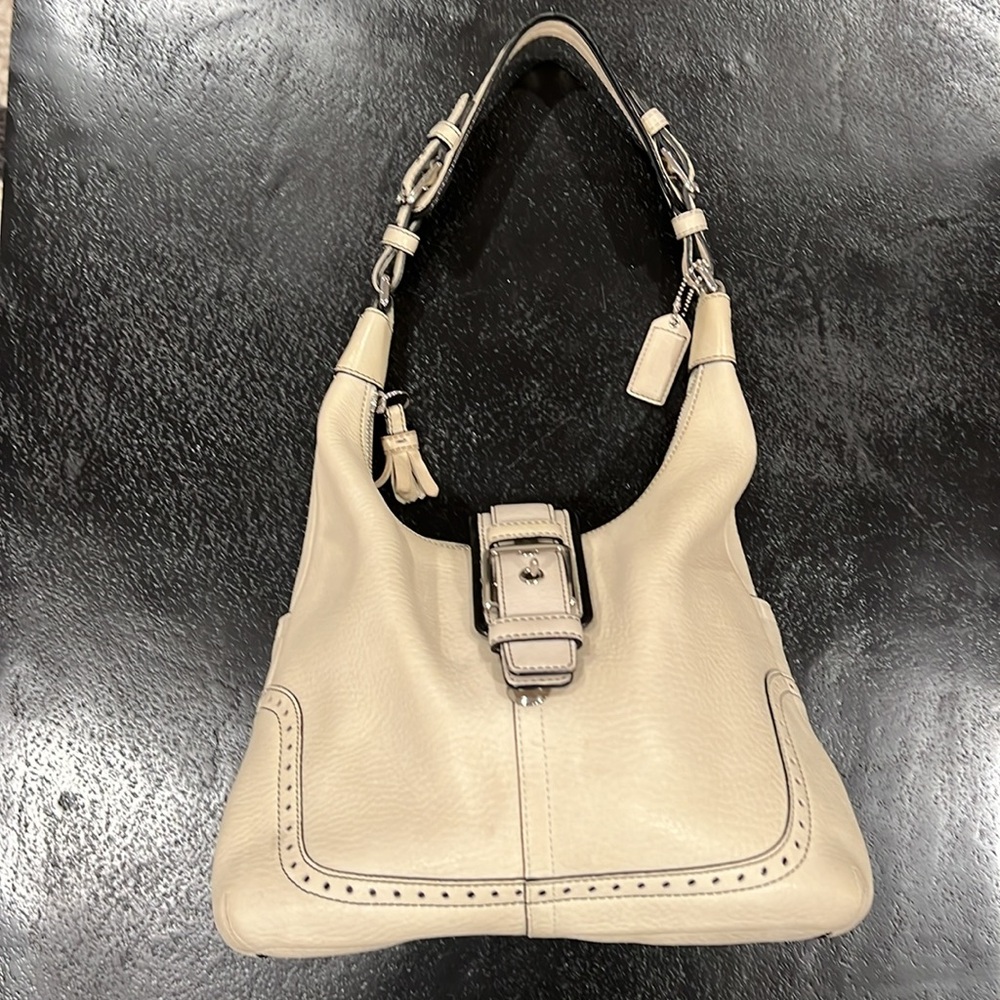 Coach Hamptons Cream Pebbled Leather Hobo Purse Shoulder Bag - Picture 14 of 14